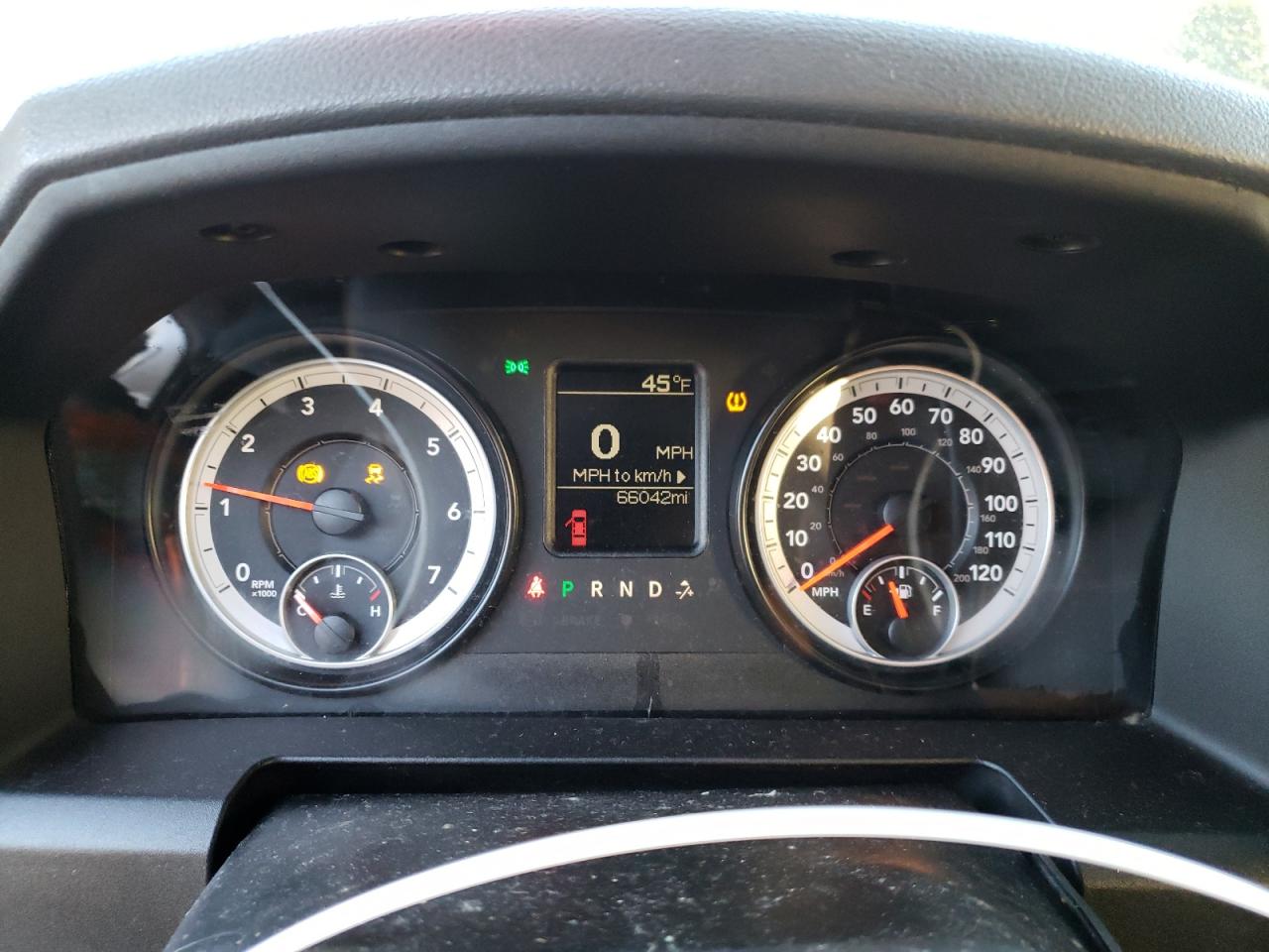 2014 RAM 1500 - Image 9