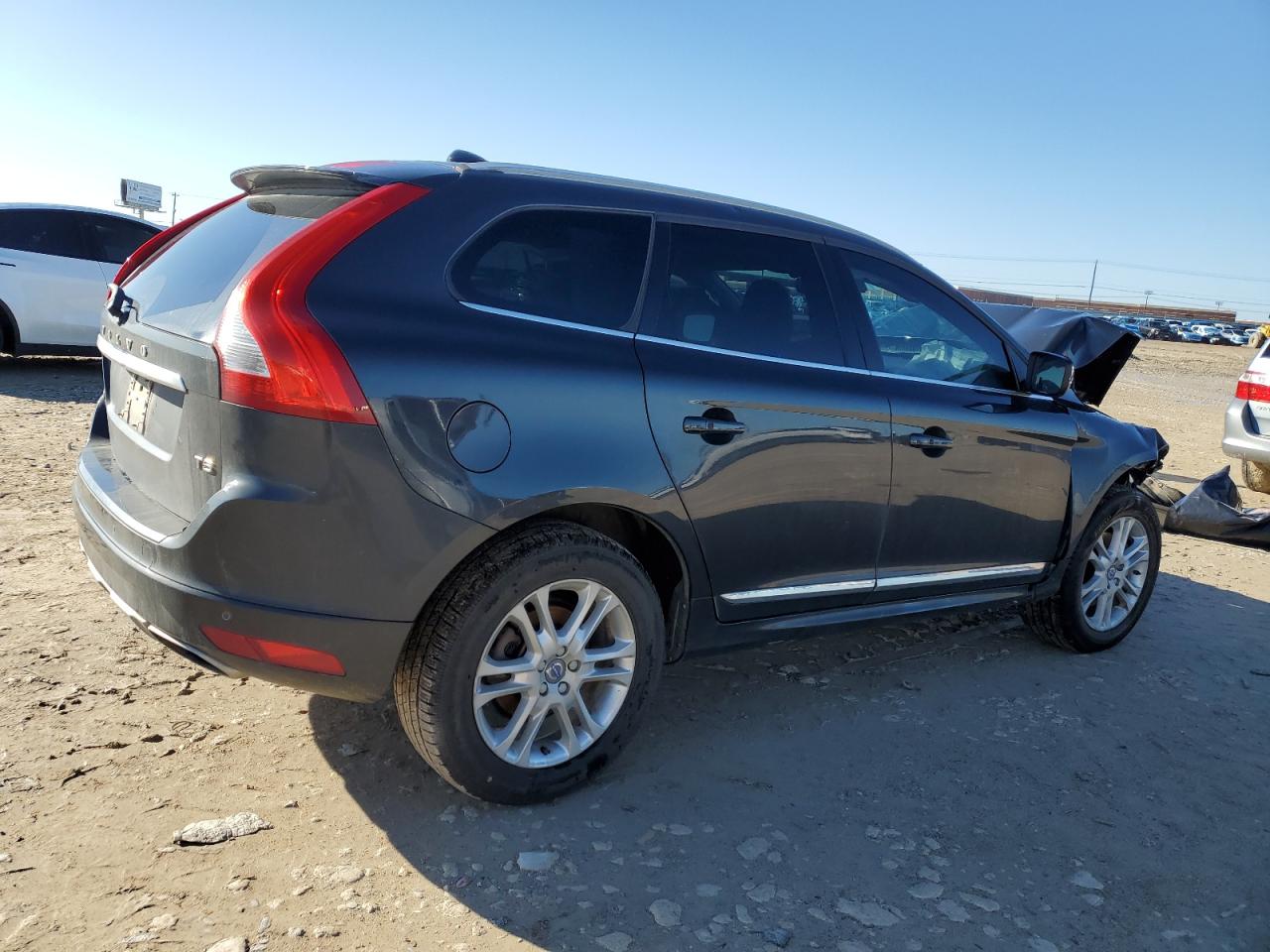 VIN YV440MDK8G2926775 2016 VOLVO XC60 no.3