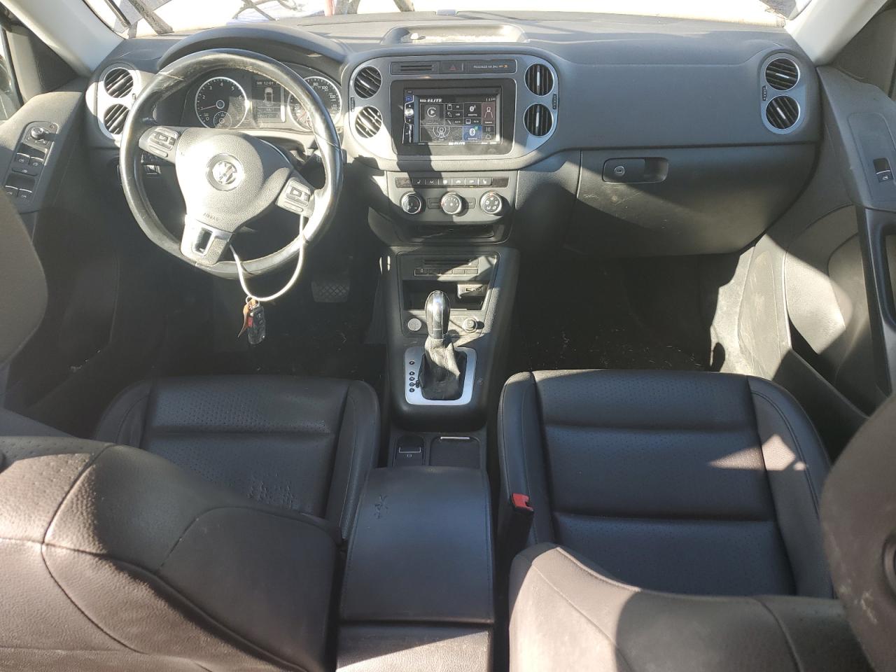 2017 Volkswagen Tiguan - Image 8