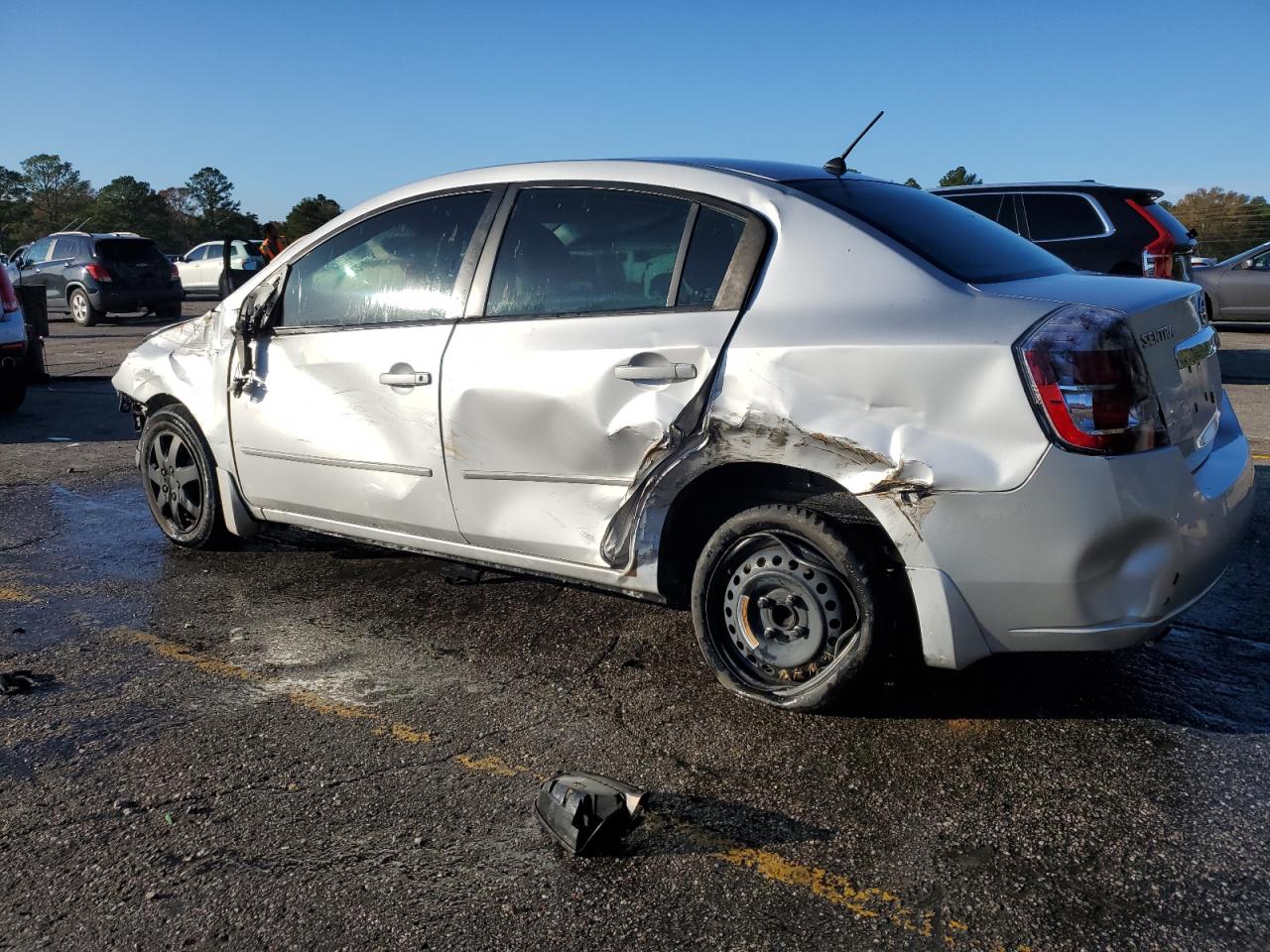 2010 Nissan Sentra - Image 2