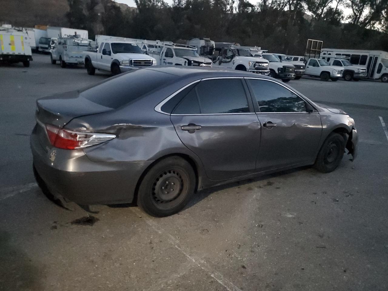 VIN 4T4BF1FK4GR538940 2016 TOYOTA CAMRY no.3