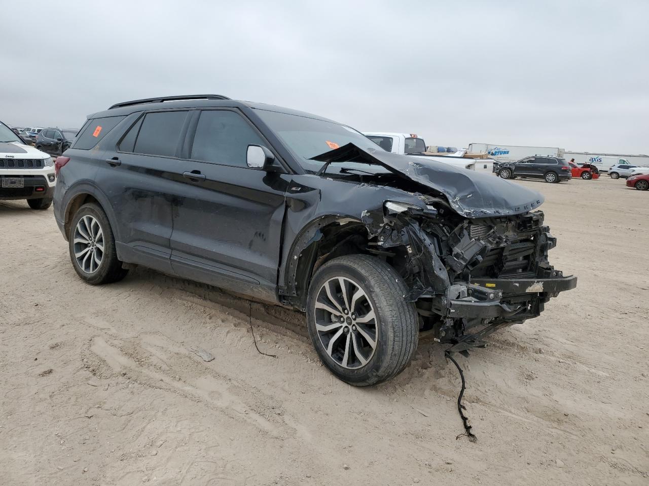 2022 Ford Explorer - Image 4