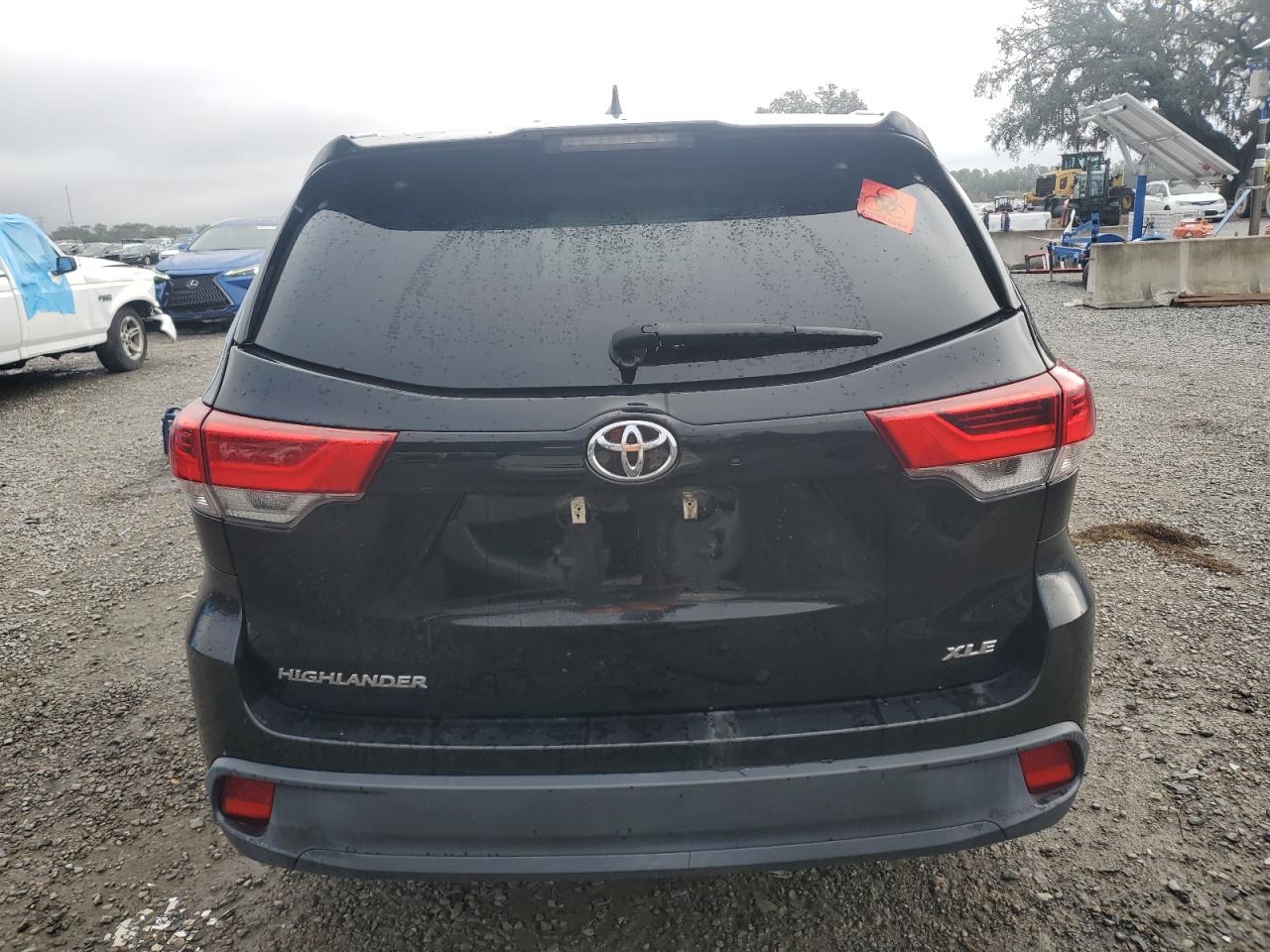 VIN 5TDKZRFH2KS554267 2019 TOYOTA HIGHLANDER no.6