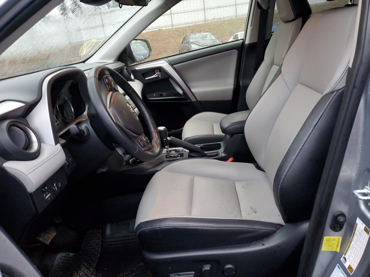 2018 Toyota RAV 4 - Image 7