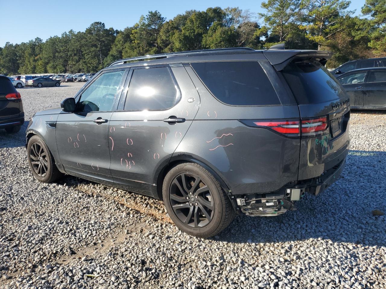 2018 Land Rover Discovery - Image 2