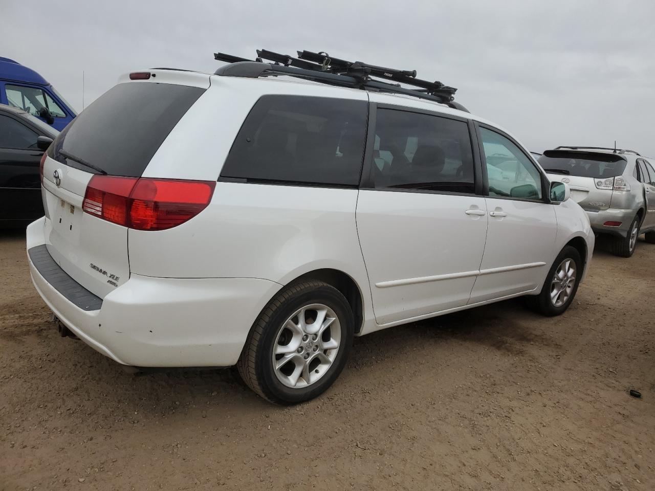 2004 Toyota Sienna - Image 3