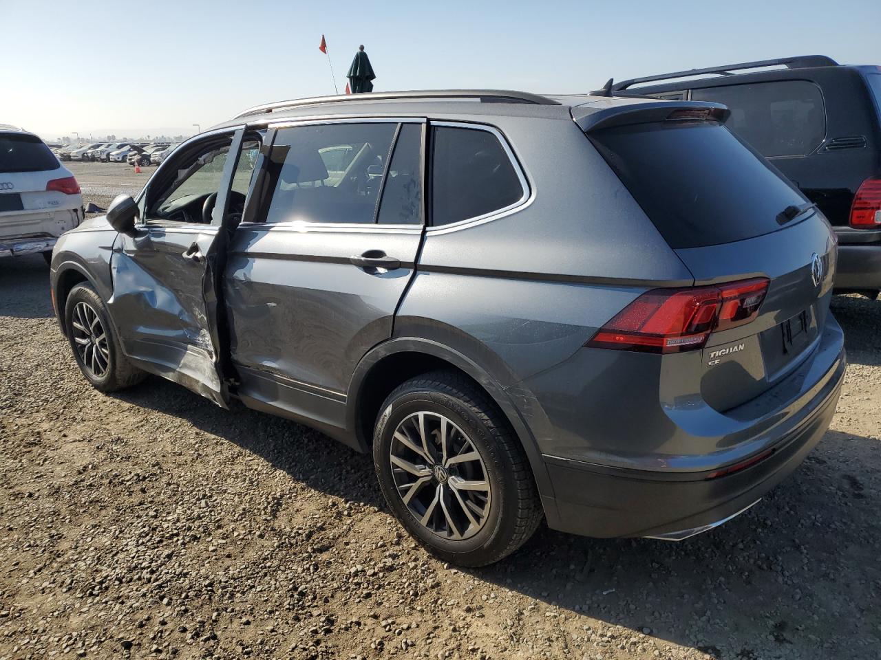 3VV3B7AX1KM191456 2019 VOLKSWAGEN TIGUAN - Image 2