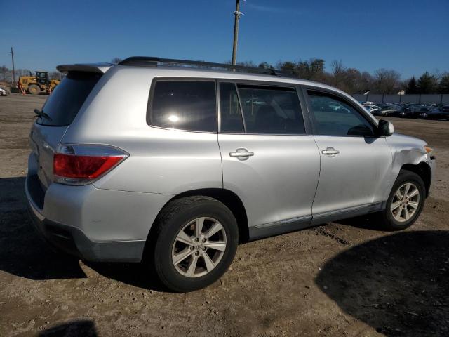  TOYOTA HIGHLANDER 2013 Srebrny