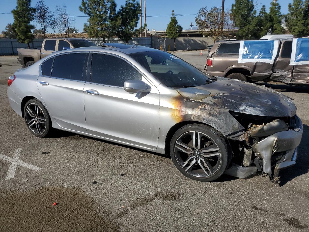 VIN 1HGCR3F88DA047733 2013 HONDA ACCORD no.4