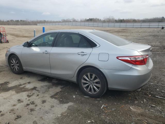 Седани TOYOTA CAMRY 2016 Сріблястий