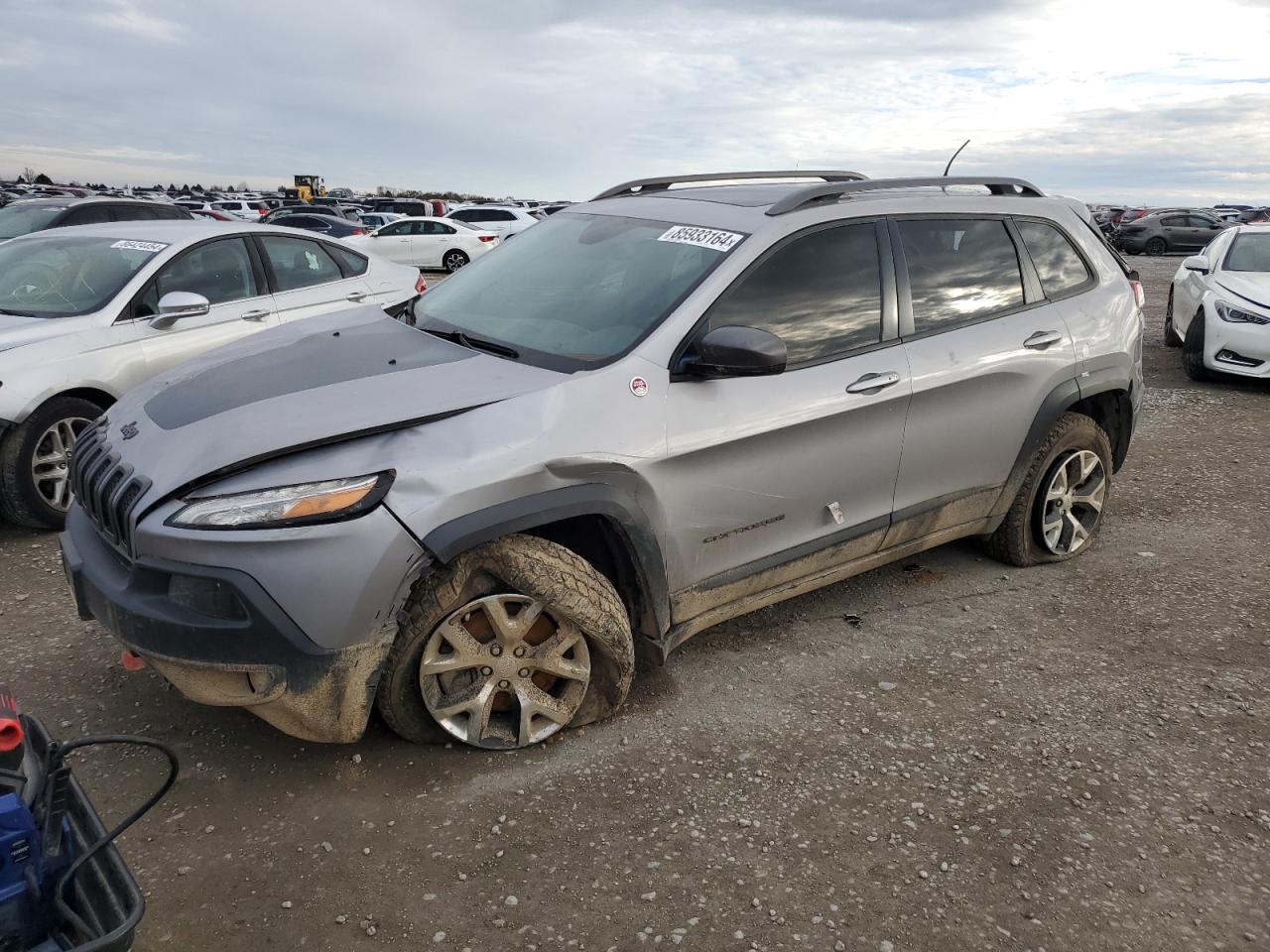 VIN 1C4PJMBS3HD234705 2017 JEEP CHEROKEE no.1