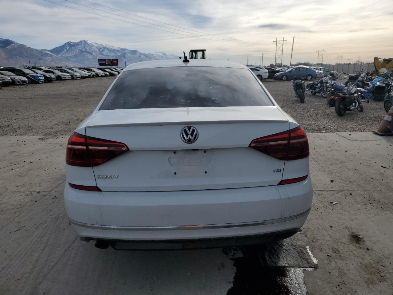 2018 Volkswagen Passat - Image 6
