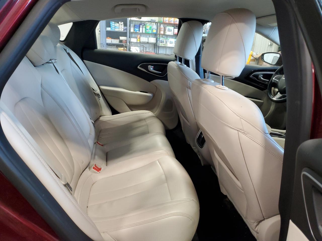 2016 Chrysler 200 - Image 10