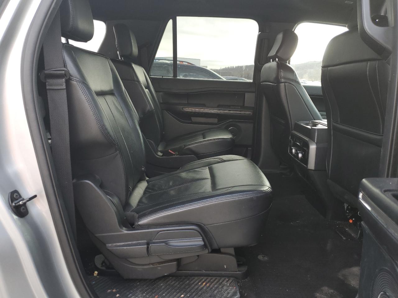 2020 Ford Expedition - Image 11