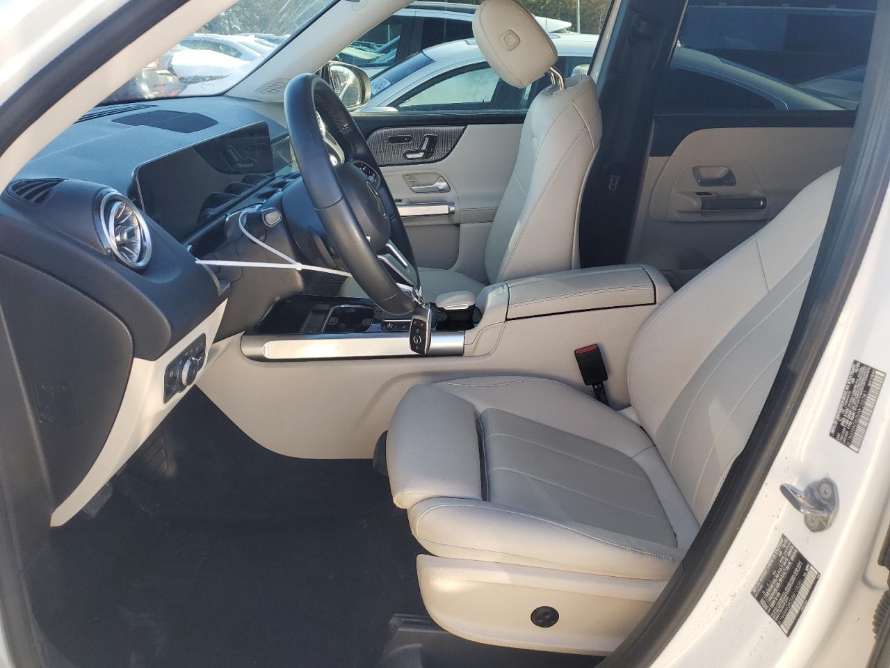 2021 Mercedes-Benz GLB - Image 7