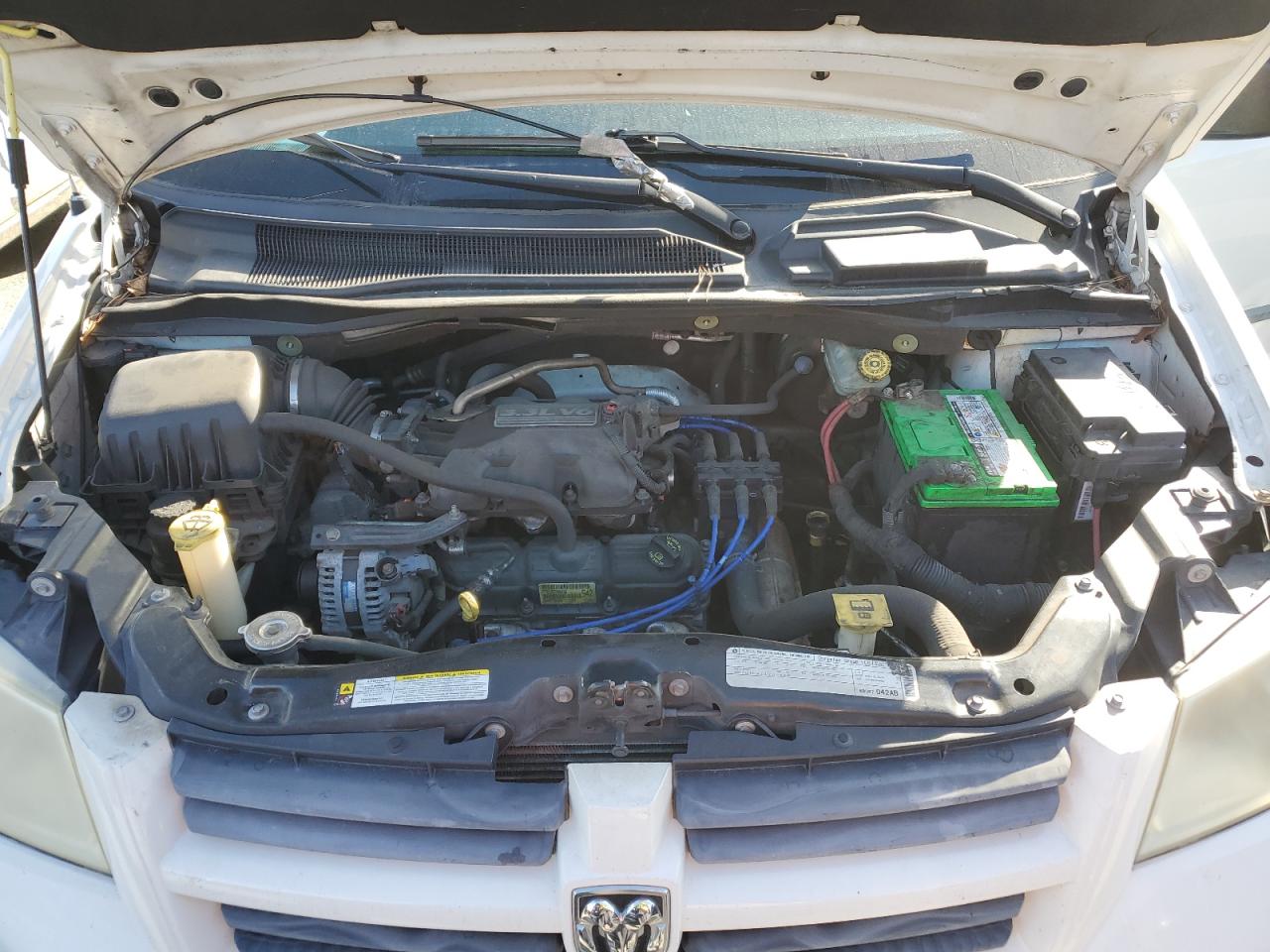 2010 Dodge Caravan - Image 12