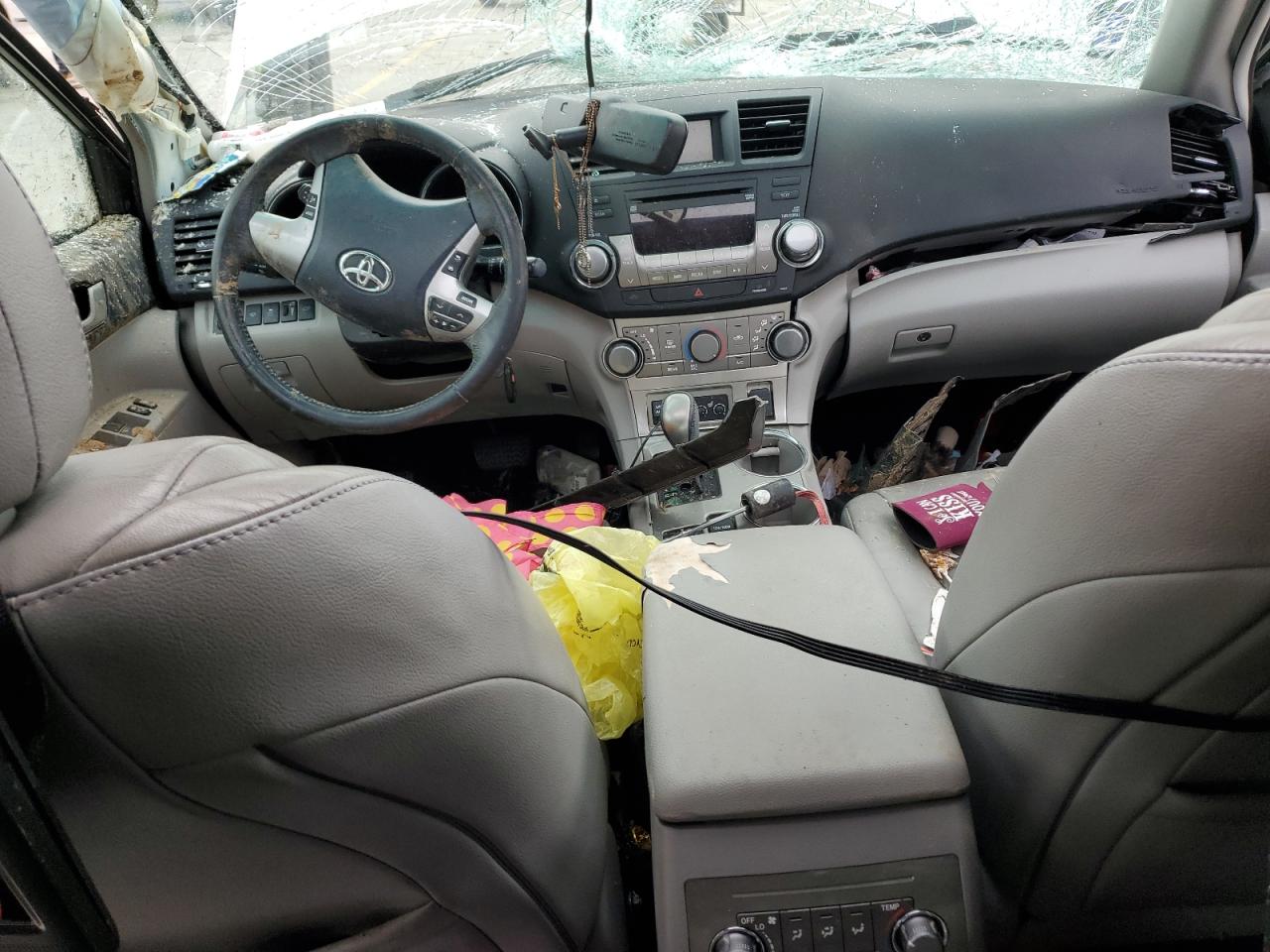 2012 Toyota Highlander - Image 8