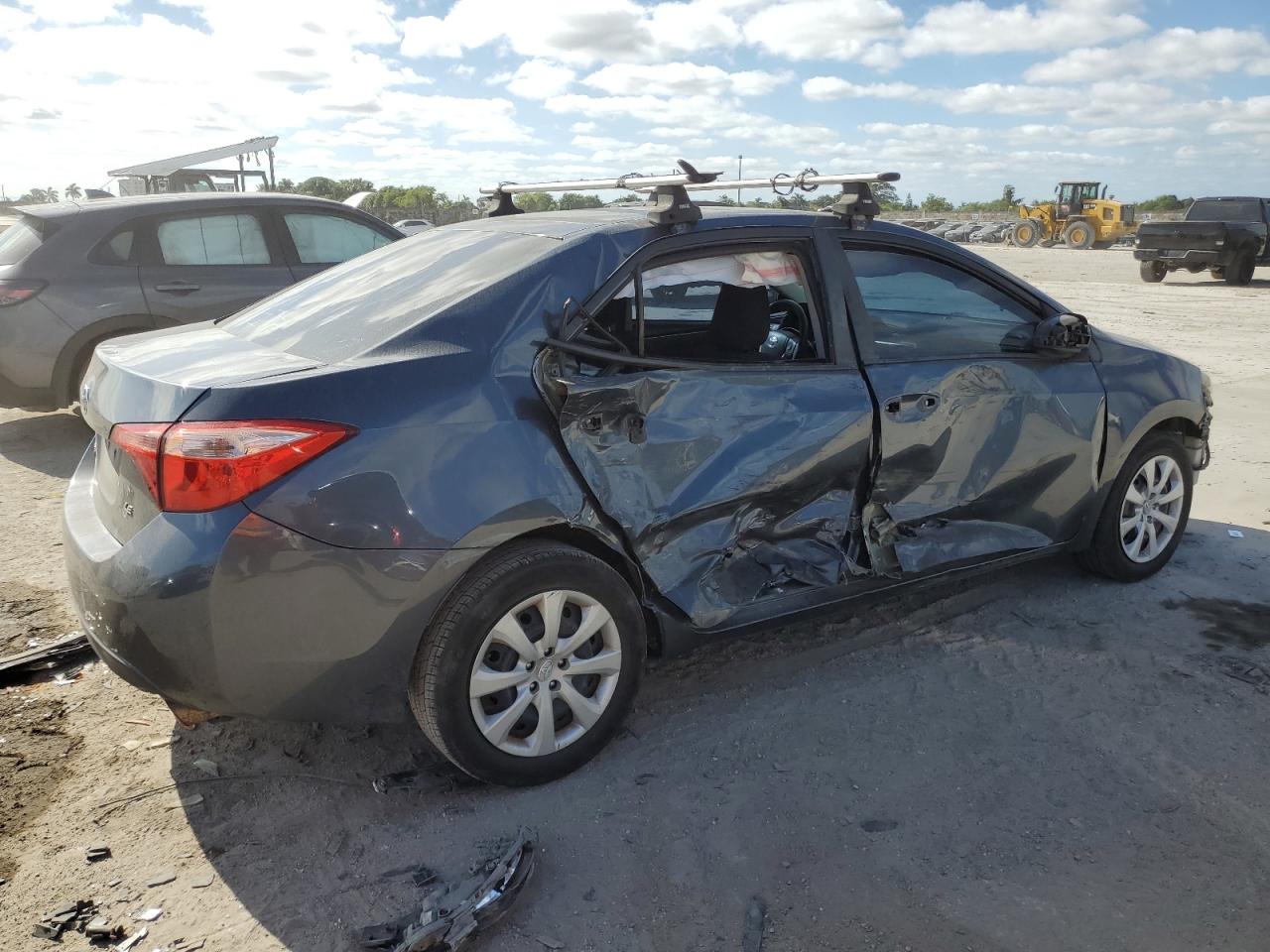 VIN 2T1BURHEXHC773190 2017 TOYOTA COROLLA no.3