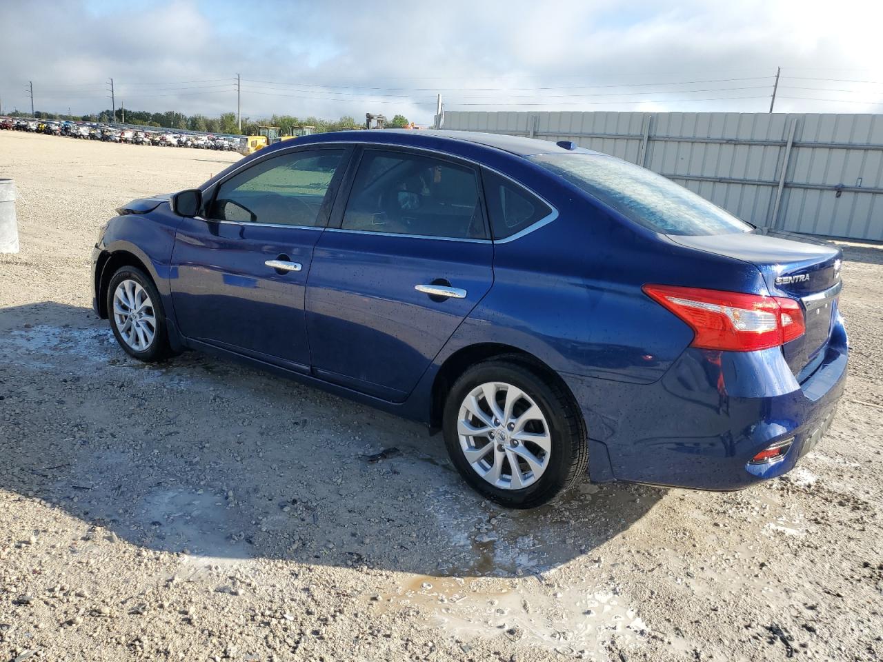 2018 Nissan Sentra - Image 2