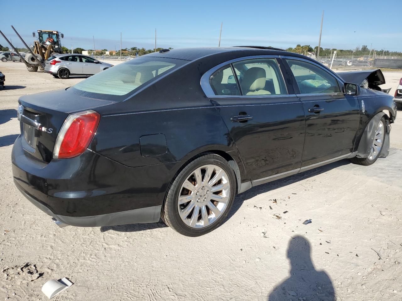 2011 Lincoln MKS - Image 3