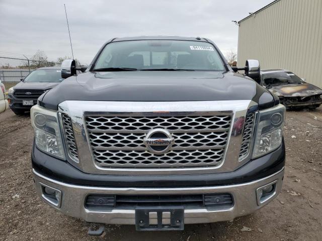 Pickups NISSAN TITAN 2016 Czarny