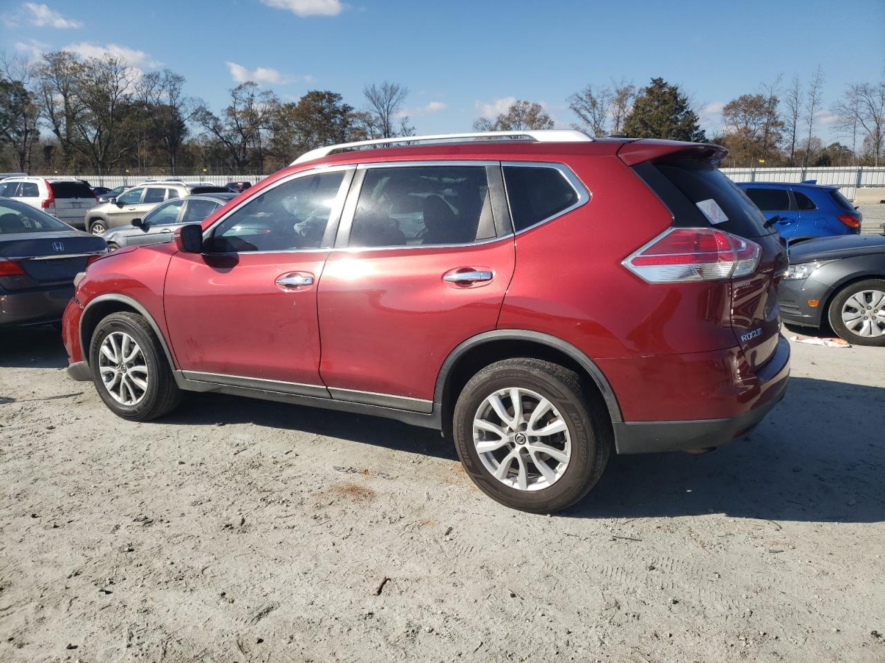 2016 Nissan Rogue - Image 2