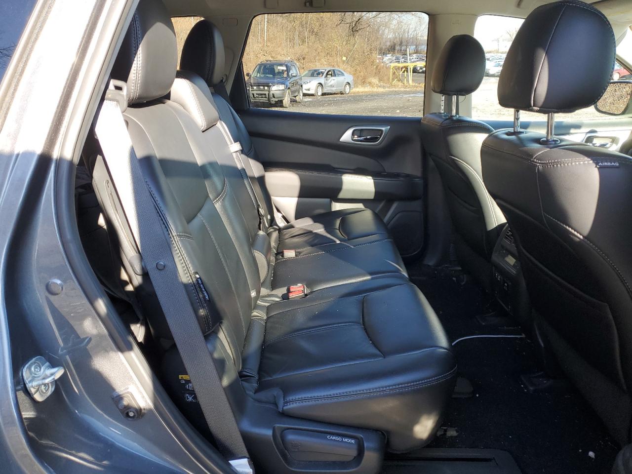 2019 Nissan Pathfinder - Image 11