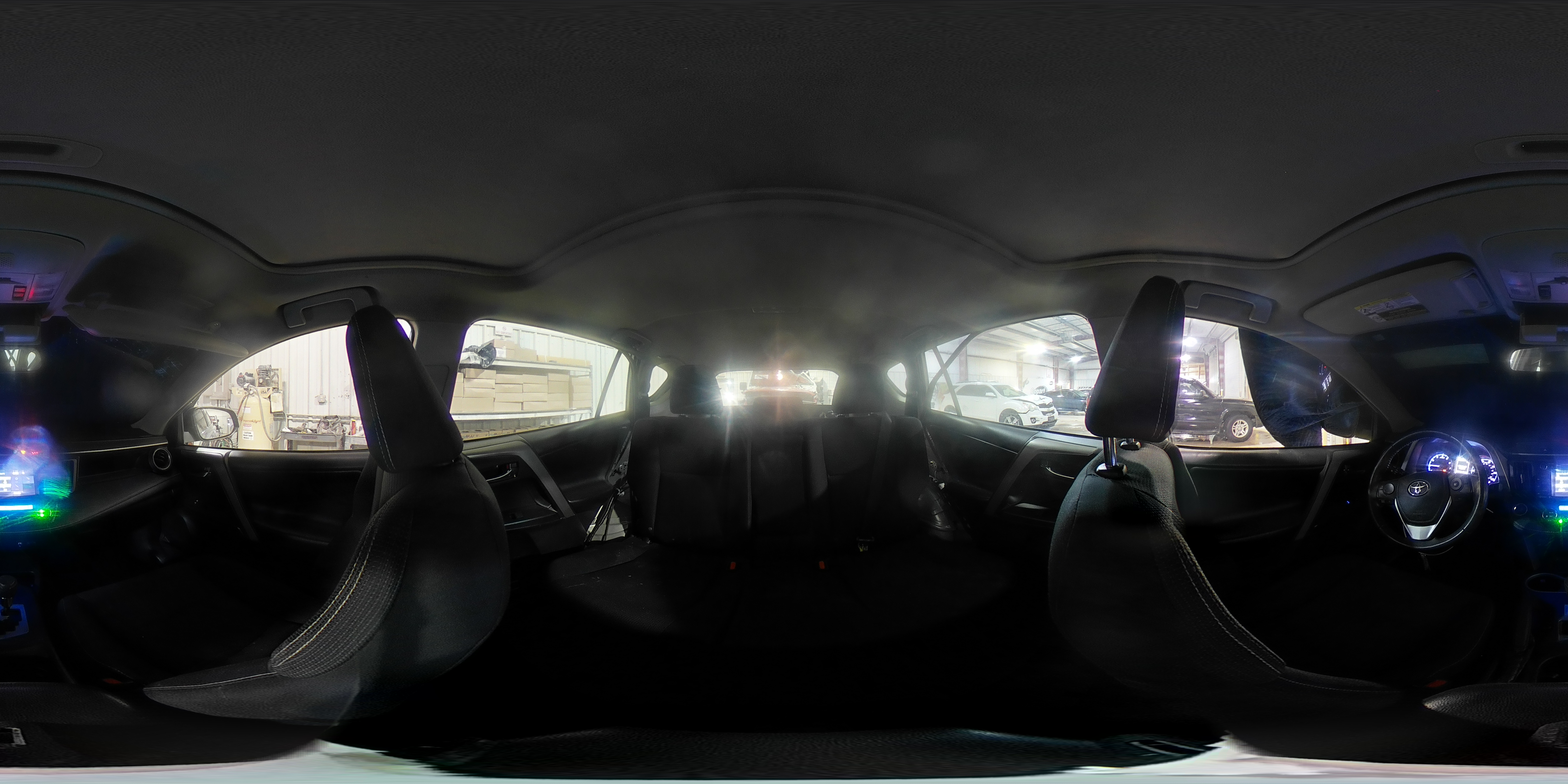2018 Toyota RAV 4 - Image 16