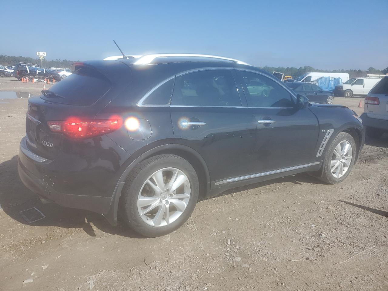 VIN JN8CS1MU9EM451457 2014 INFINITI QX70 no.3