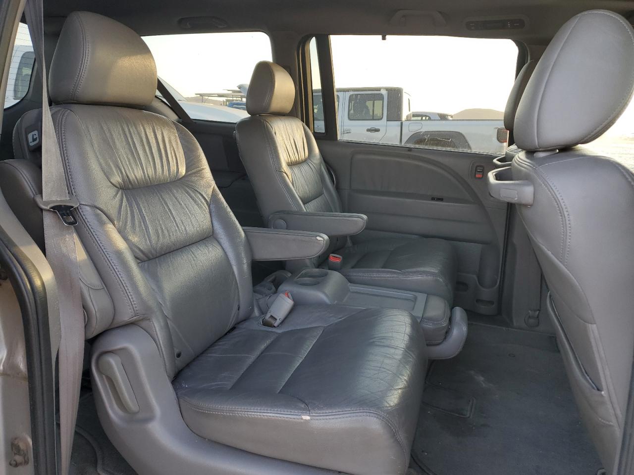2010 Honda Odyssey - Image 11