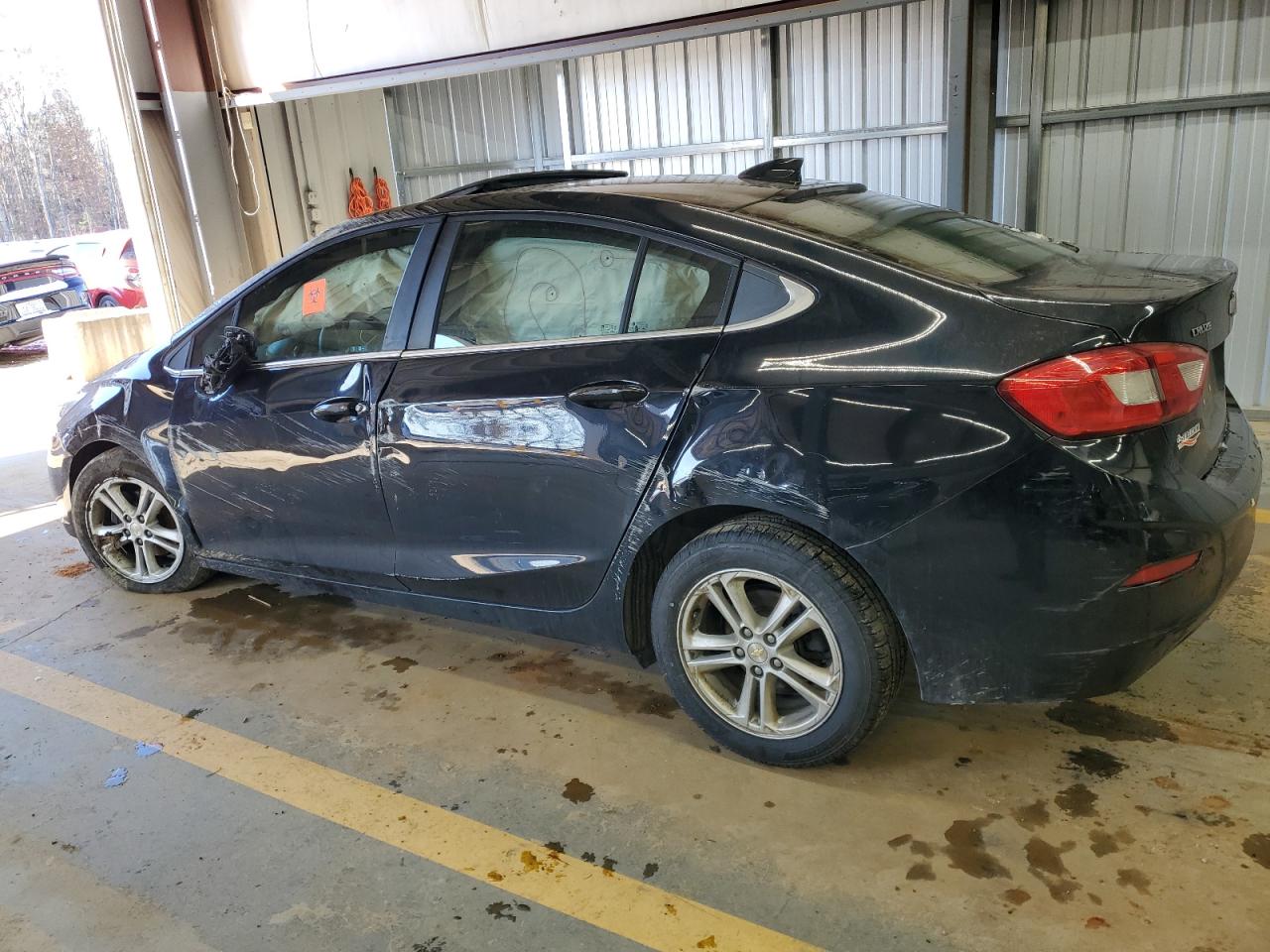2018 Chevrolet Cruze - Image 2