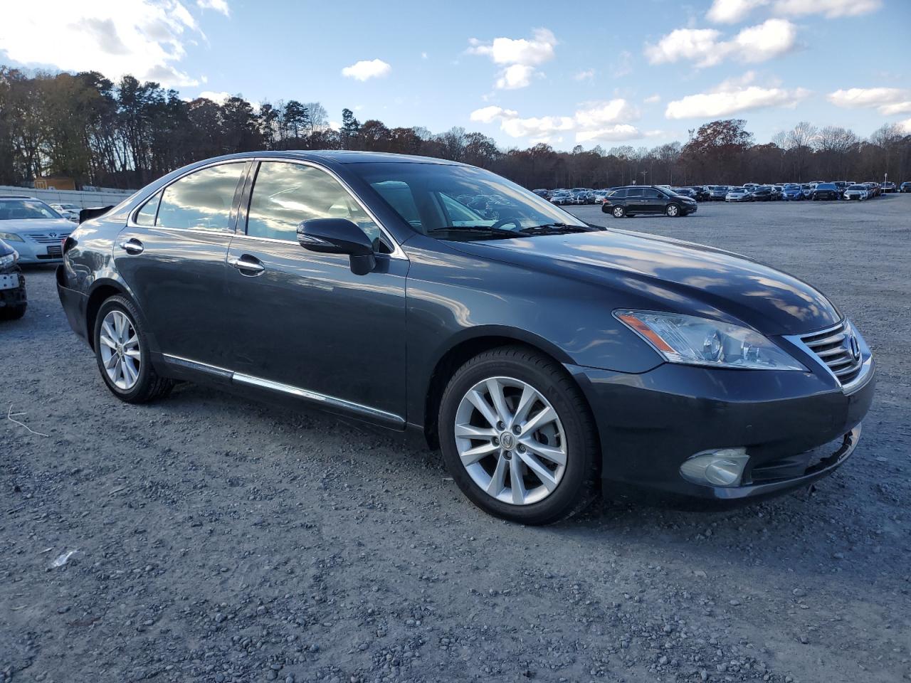 2010 Lexus ES - Image 4