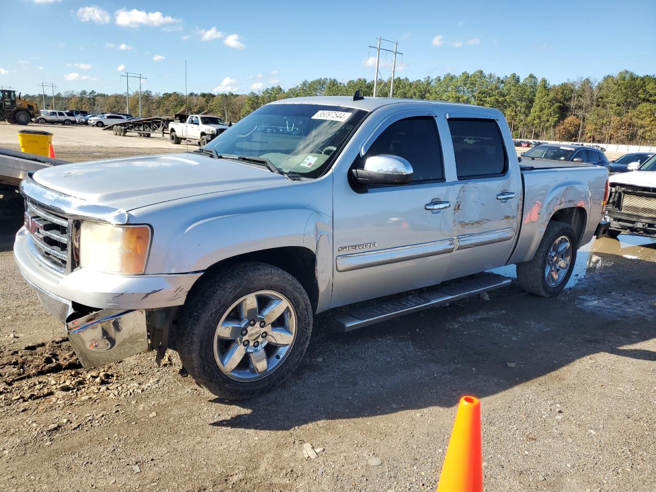 VIN 3GTP1VE03DG335739 2013 GMC SIERRA no.1