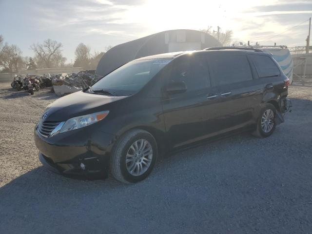 2017 Toyota Sienna Xle de vânzare în Wichita, KS - Rear End