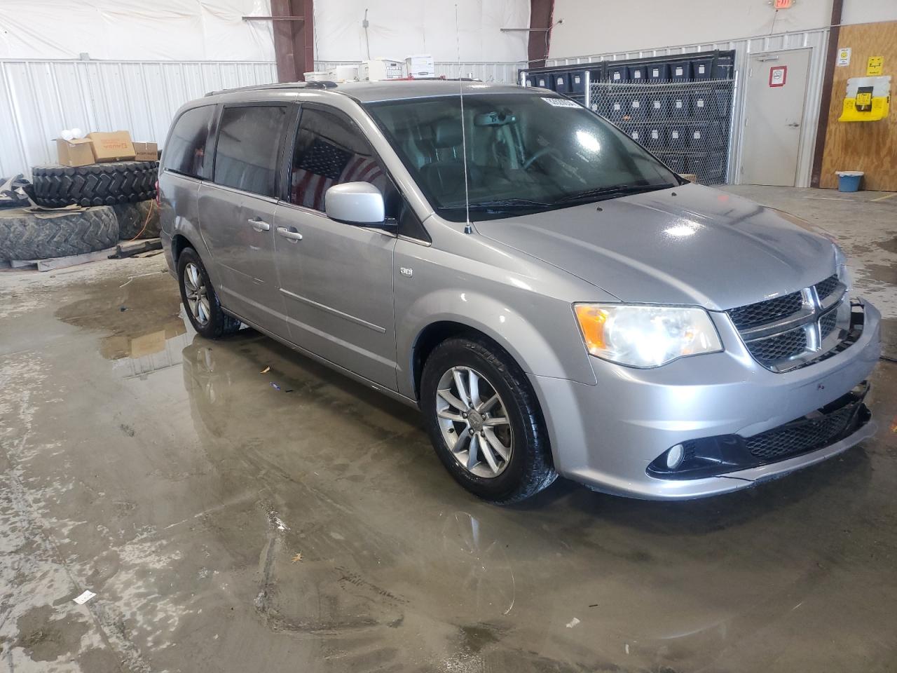 2014 Dodge Caravan - Image 4