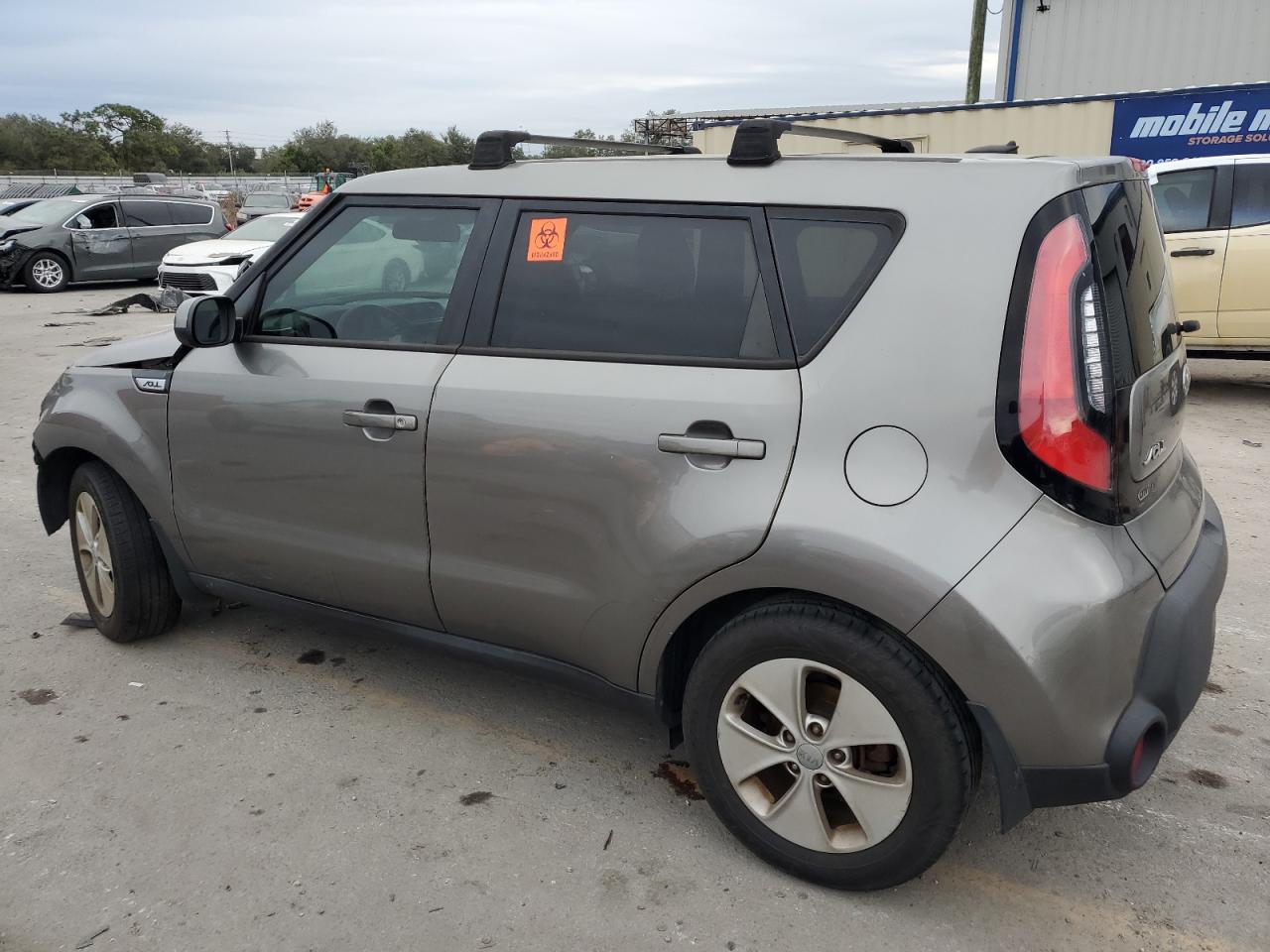 VIN KNDJN2A29F7235899 2015 KIA SOUL no.2