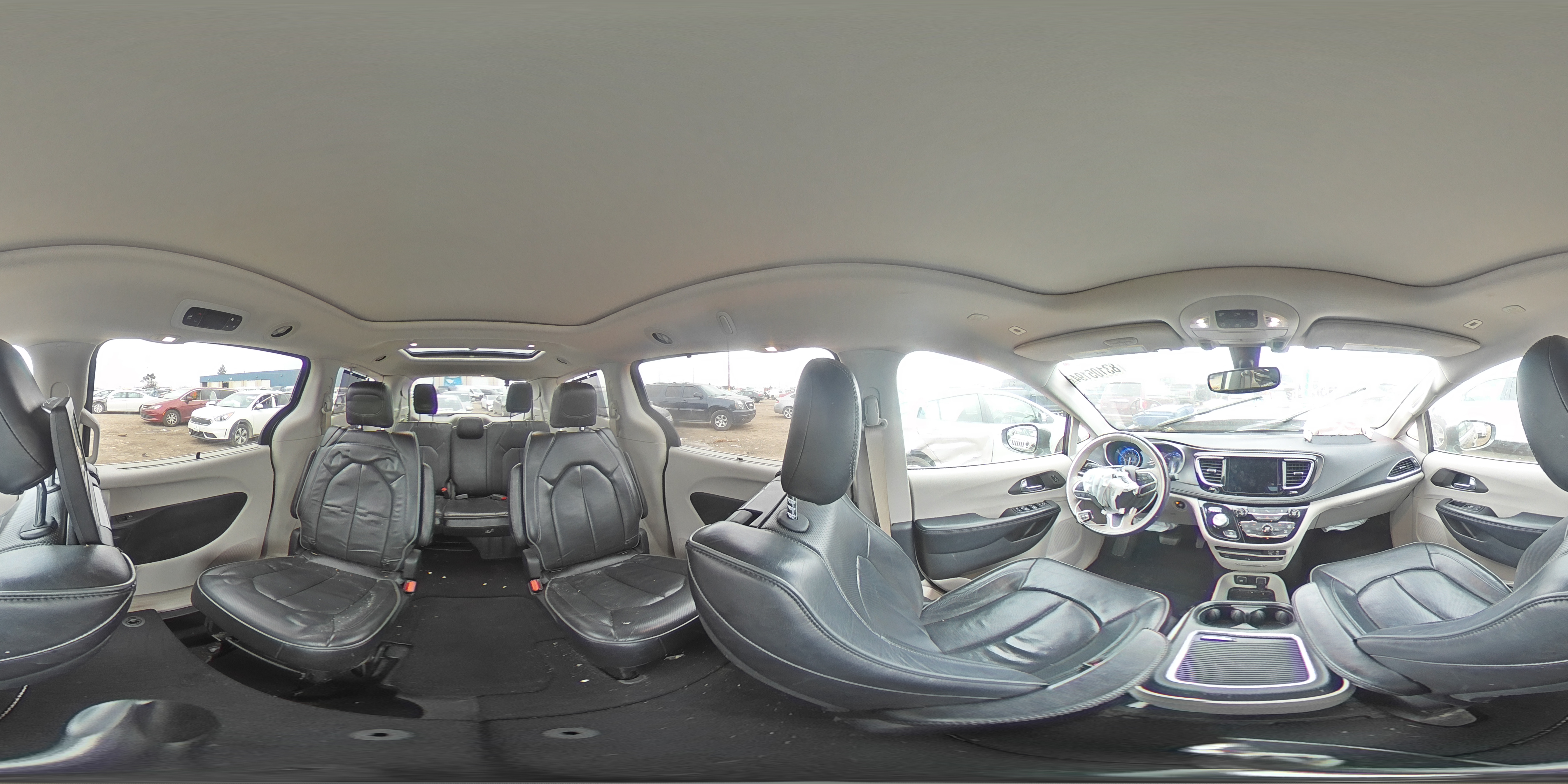 2019 Chrysler Pacifica - Image 13