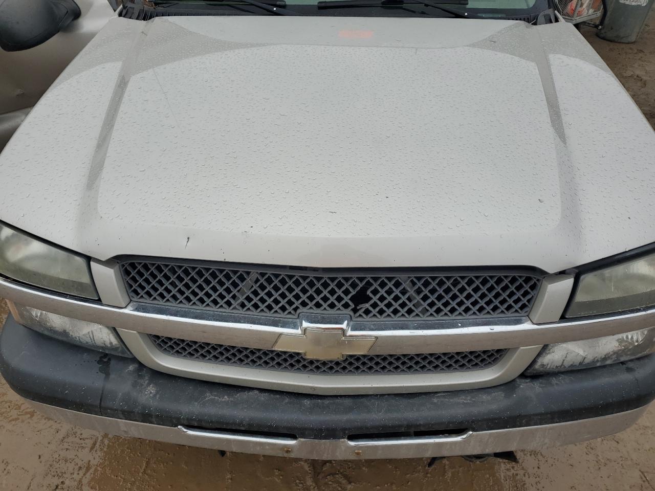 2005 Chevrolet Avalanche - Image 12