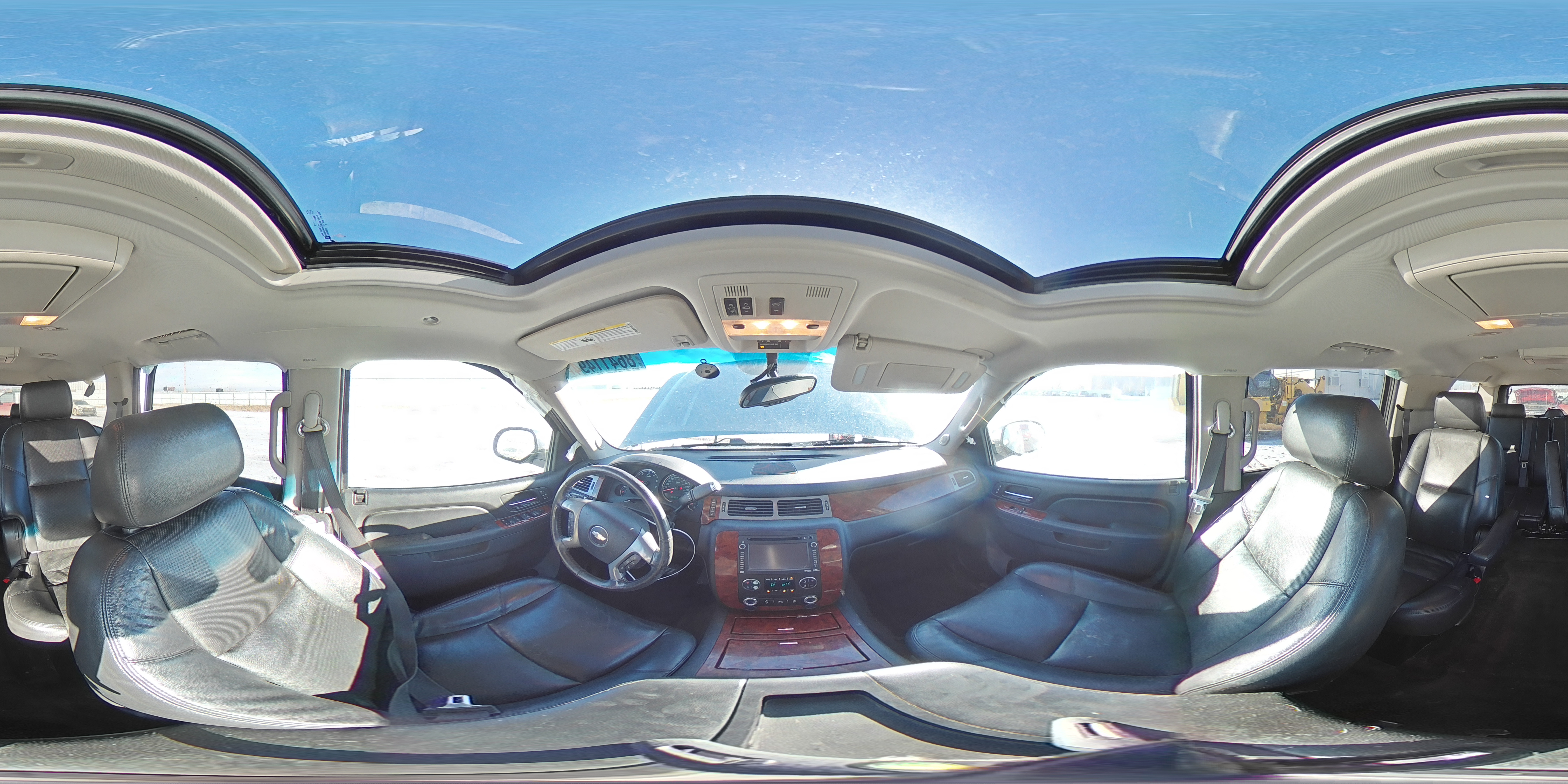 2014 Chevrolet Suburban - Image 13