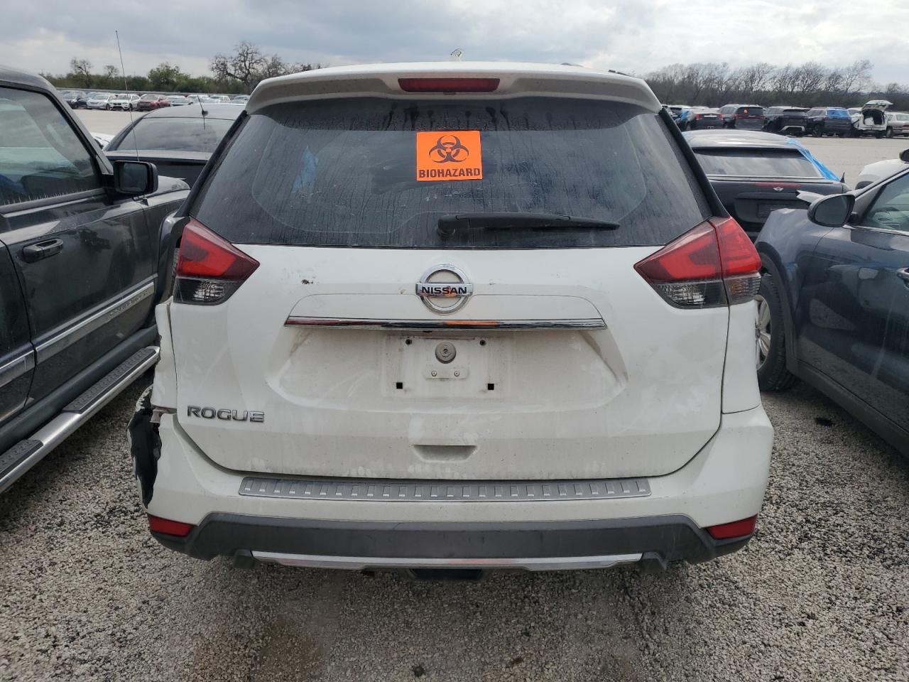 2017 Nissan Rogue - Image 6