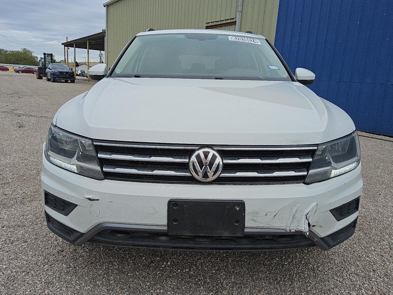 2018 Volkswagen Tiguan - Image 5