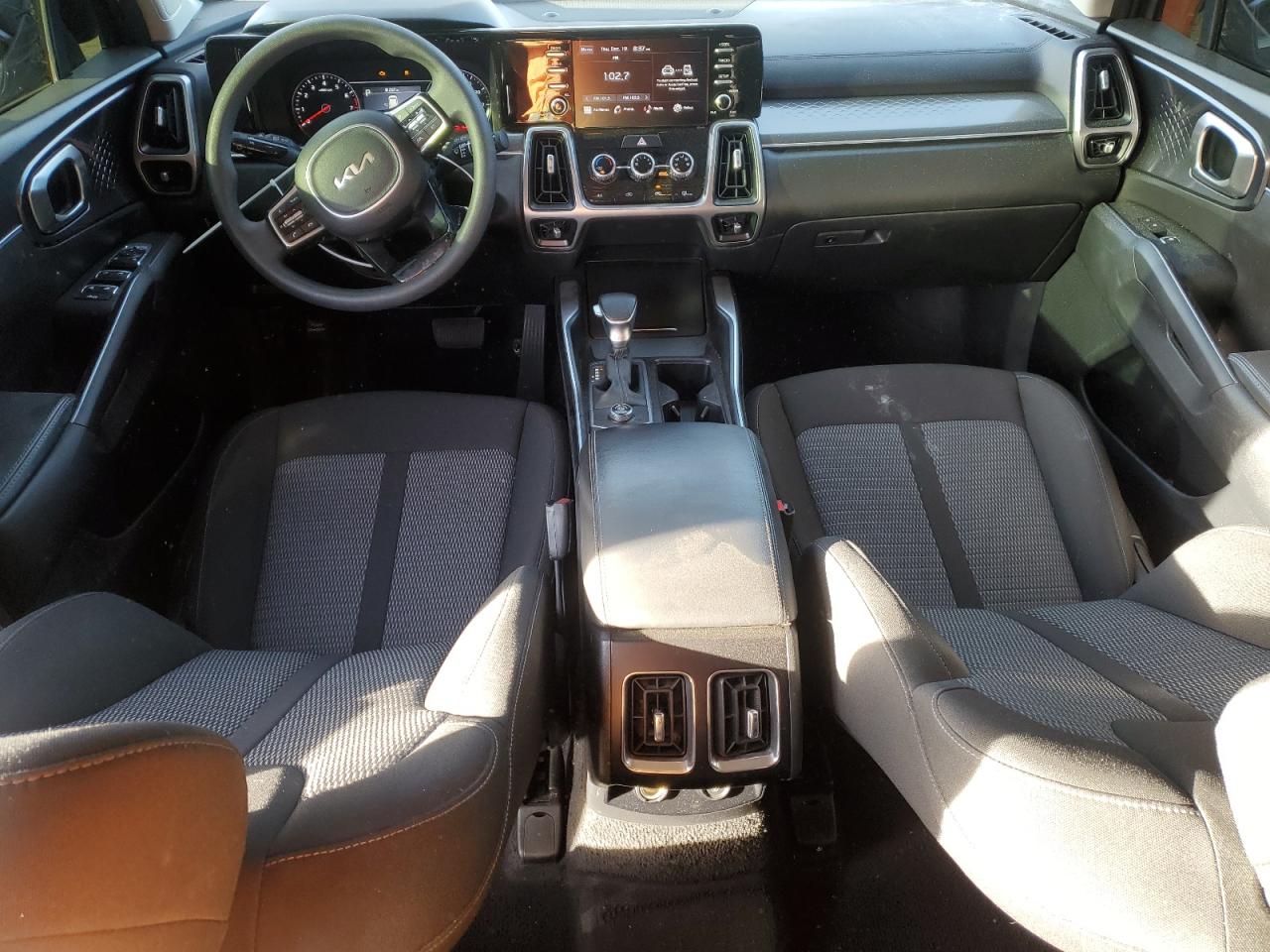 2023 Kia Sorento - Image 8