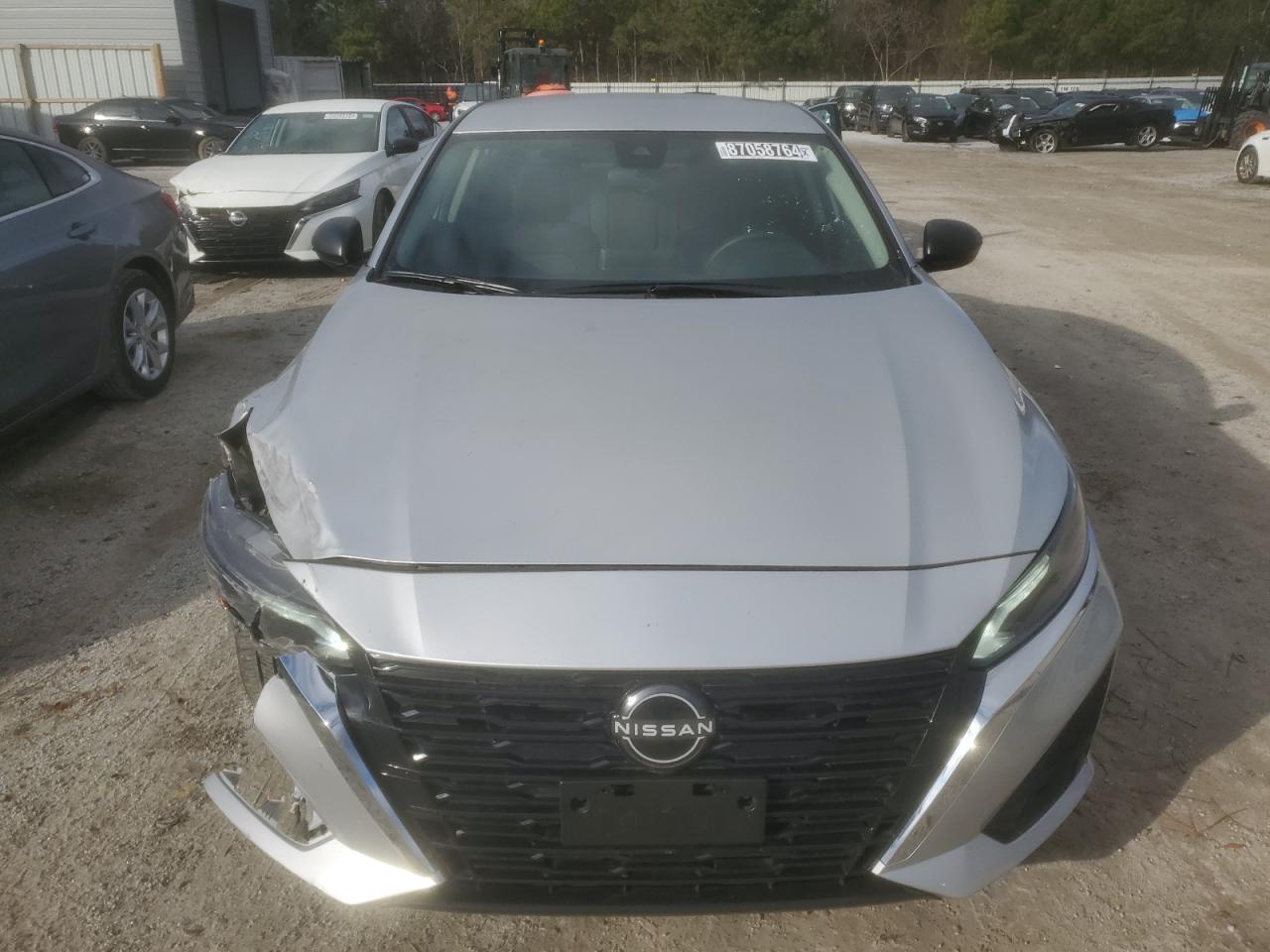 2024 Nissan Altima - Image 5