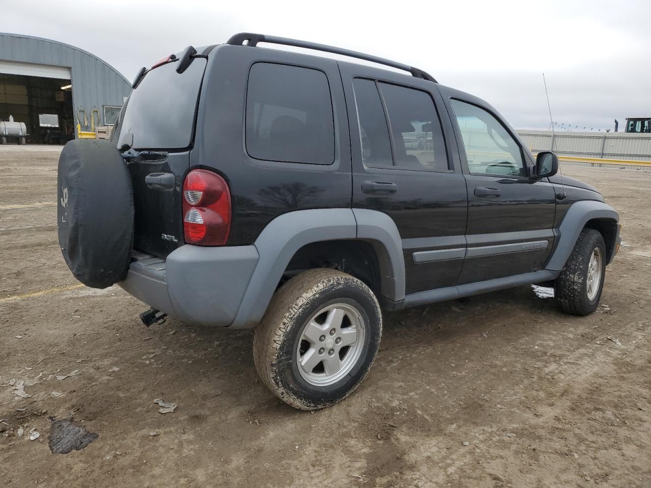 2005 Jeep Liberty (North America) - Image 3