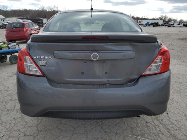  NISSAN VERSA 2018 Szary