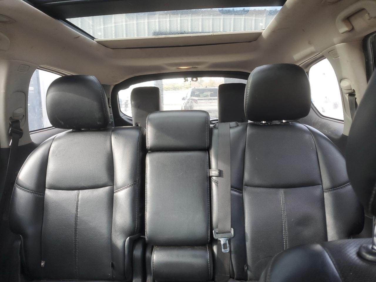 2015 Nissan Pathfinder - Image 10