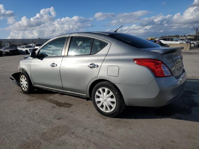  NISSAN VERSA 2013 Srebrny