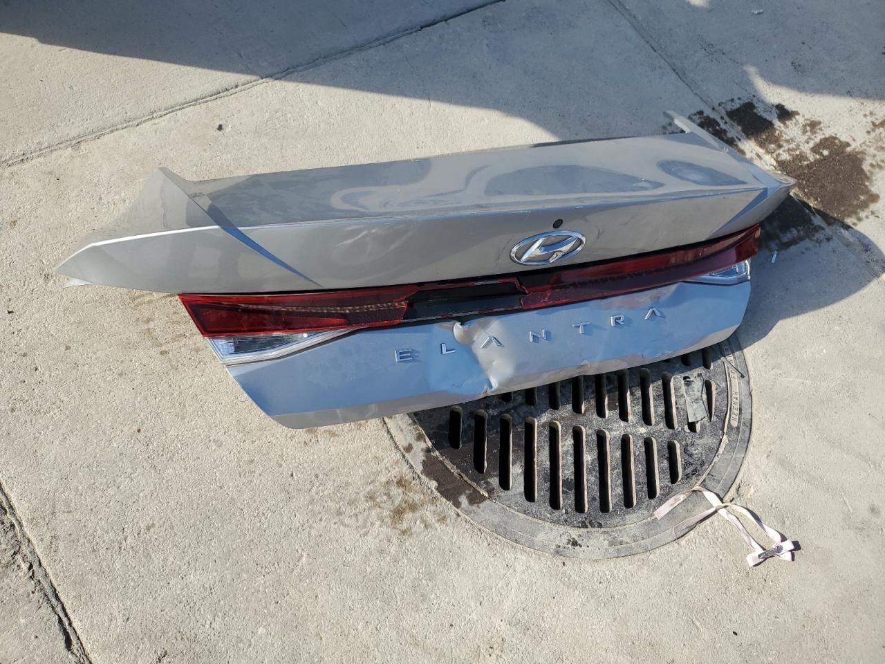 2021 Hyundai Elantra - Image 12