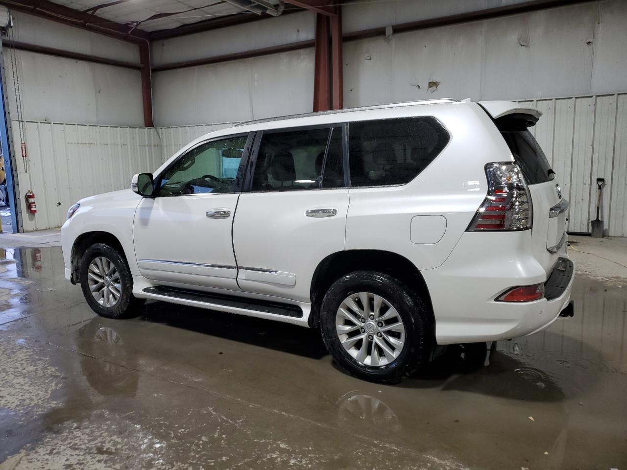 VIN JTJBM7FX9J5195138 2018 LEXUS GX no.2