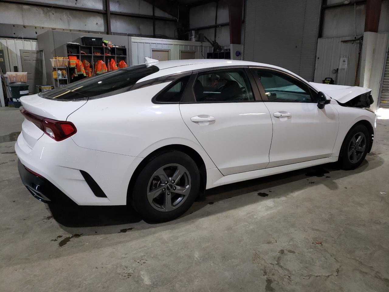 2023 Kia K5 - Image 3
